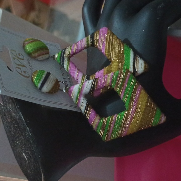 🆕 Fashion Eve Collection earrings - Picture 4 of 6